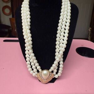 Elegant Pearl Necklace with Gold Accents